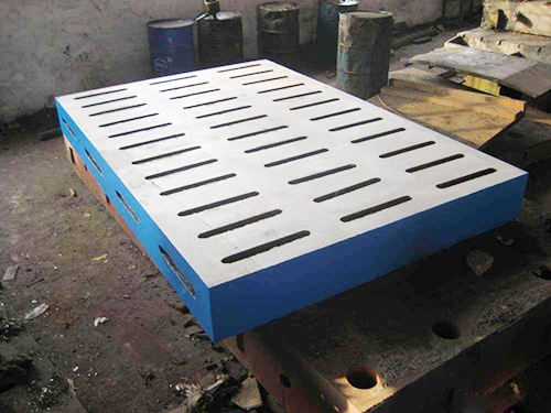 鑄鐵平臺標(biāo)準(zhǔn)及使用注意事項(xiàng)